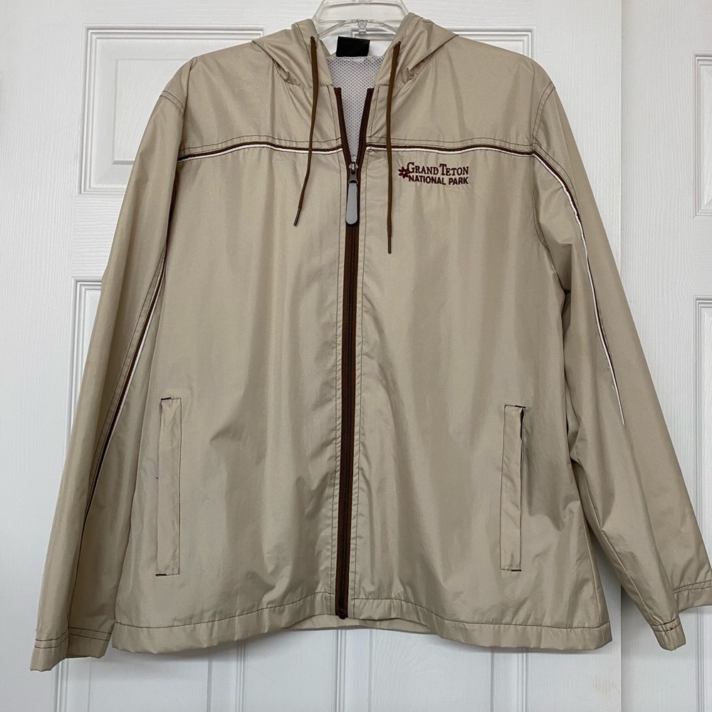 Grand Teton National Park Tan Lightweight Hooded Rain Jacket Wind Breaker Sz XL